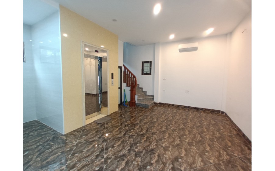 CHO THUÊ NHÀ MẶT NGÕ LĨNH NAM, 5 TẦNG, 40M, 2 NGỦ, 12 TRIỆU, THANG MÁY, ĐIỀU HÒA, PHÙ HỢP GĐ, VP, KD